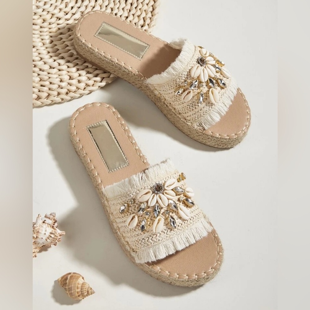 Women’s Raffia Boho Slip On Sandals Slides Embellished Seashell size 6.5